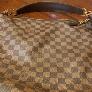 Authentic, great condition Louis Vuitton Checkered Designer hobo Shoulder purse.
